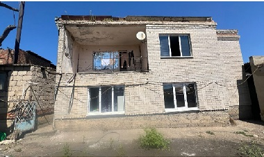 Безвыходная ситуация: в Залукокоаже семья из 14 человек просит помощи из-за аварийного жилья