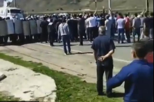 Утверждено обвинение Молову по делу о нападении на силовика в Кенделене