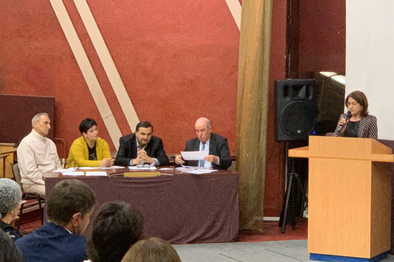 «Кабардинский и балкарский должны изучаться в обязательном порядке как государственные языки»