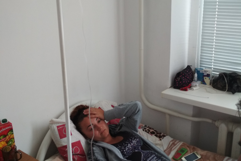 Анжела Максидова получила сильное отравление во время разгона в Геленджике исполнителей лезгинки.