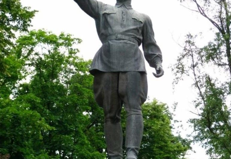 Бетала Калмыкова обвиняют в геноциде