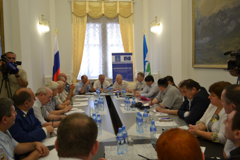 НЕ ХВАТАЕТ ЧЕЛОВЕЧНОСТИ